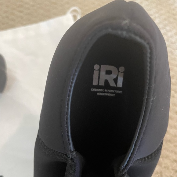 New size 5 WES BLACK RED LOW TOP SNEAKER - Picture 4 of 8